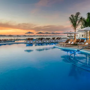 playacar-palace.quintano-roohotels.com/